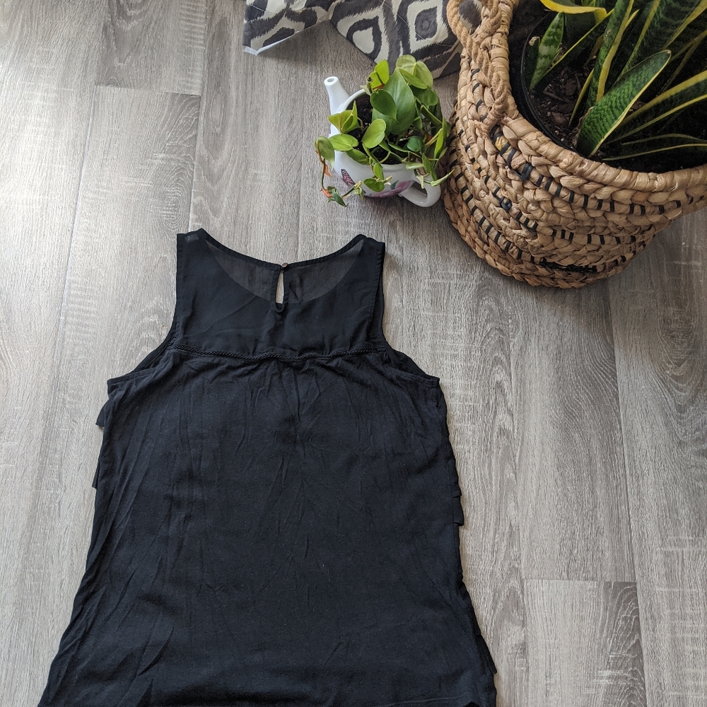 Cute Ruffles Blouse | Size S | Express - Picture 5 of 6